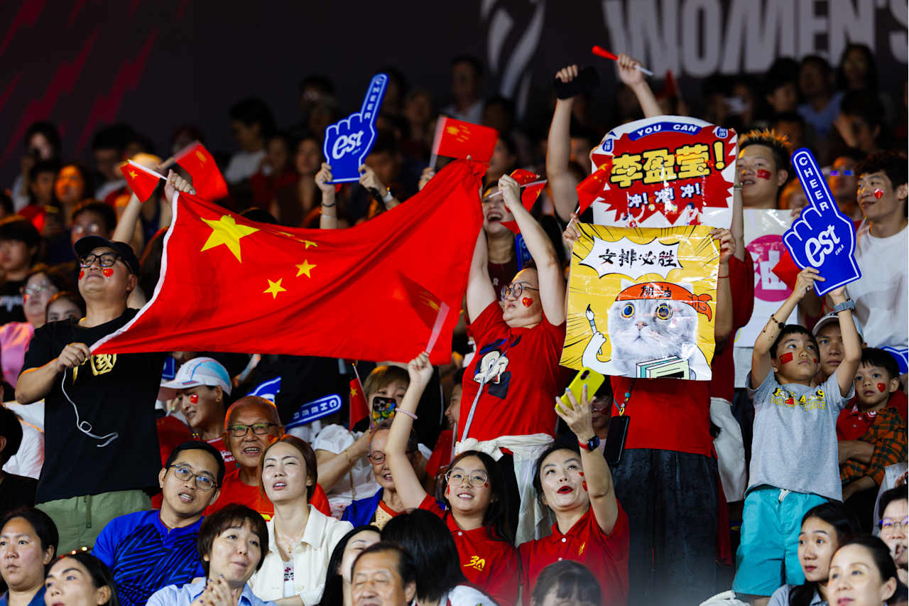 国际角逐中，中国队逆袭晋级