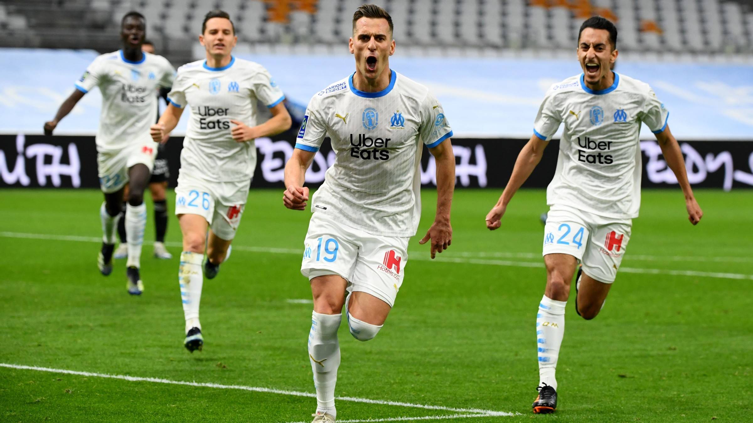 里昂球员因伤缺阵，影响球队战绩