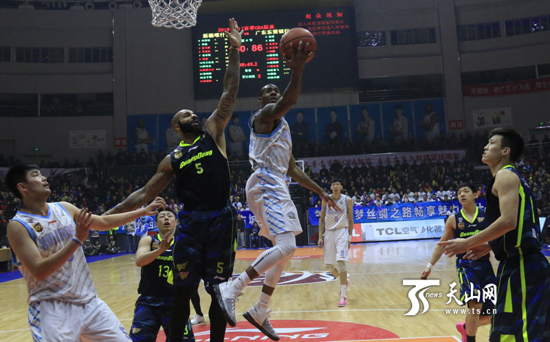 深圳队主场大胜，稳居积分榜前列