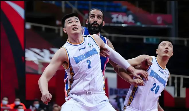 深圳队主场大胜，稳居积分榜前列