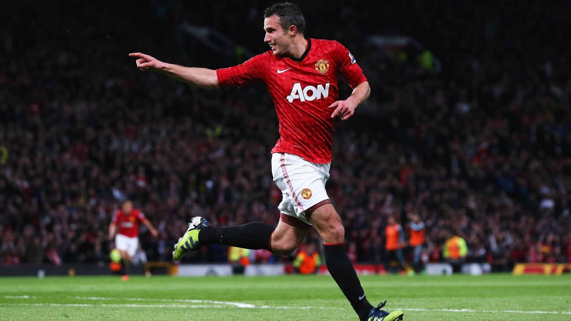 赛道与战场，当F1引擎在巴黎街头轰鸣