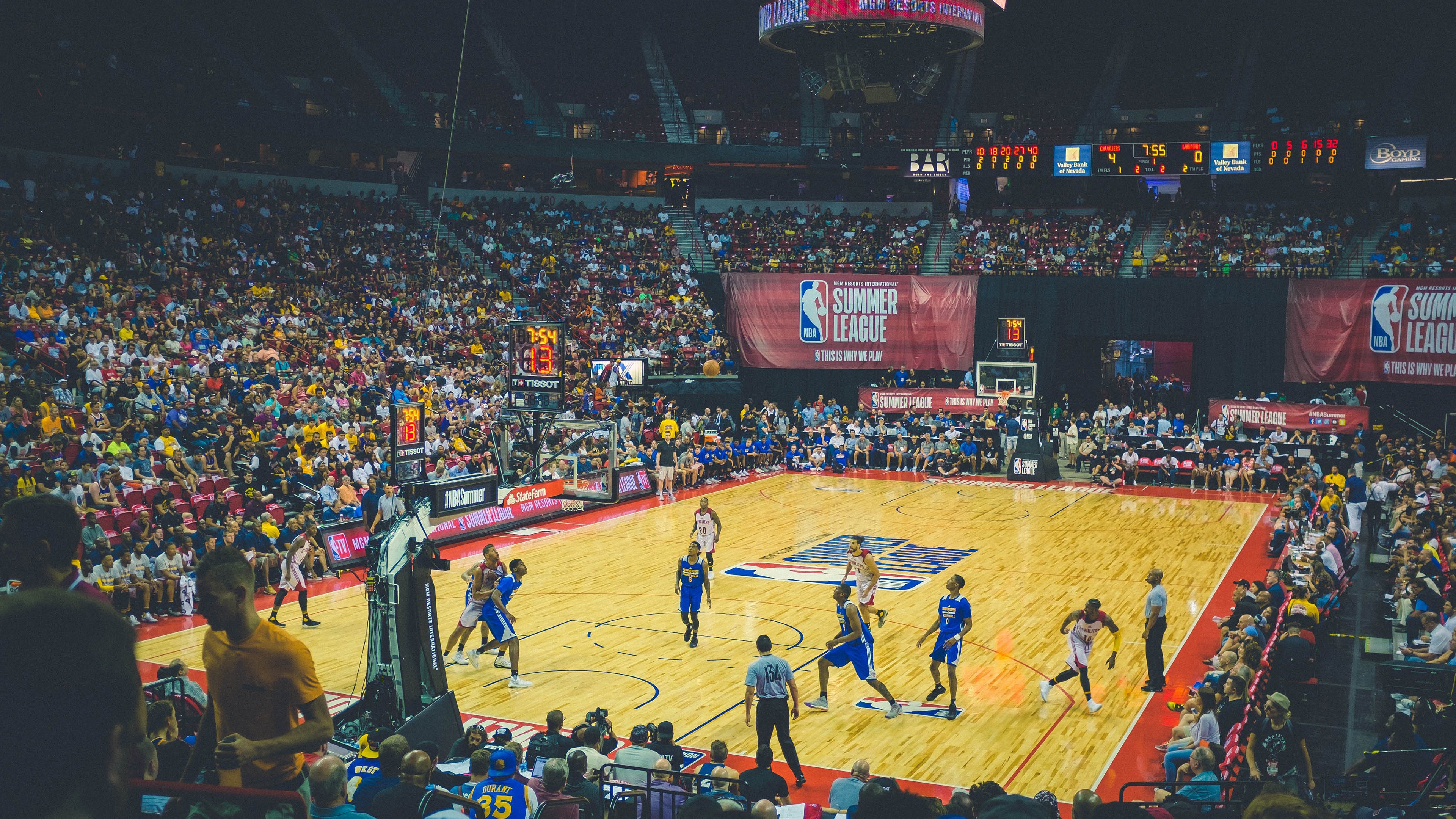 独行侠冲垮快船，东契奇成为关键先生